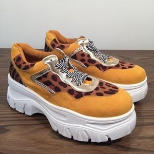 Bamboo leopard print yellow platform sneakers 6.5